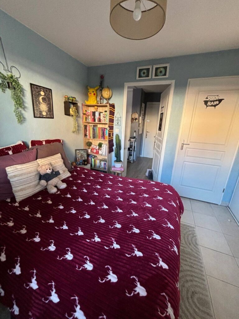T2 meublé de 42 m² avec balcon et piscine, résidence de 2006 — Toulouse