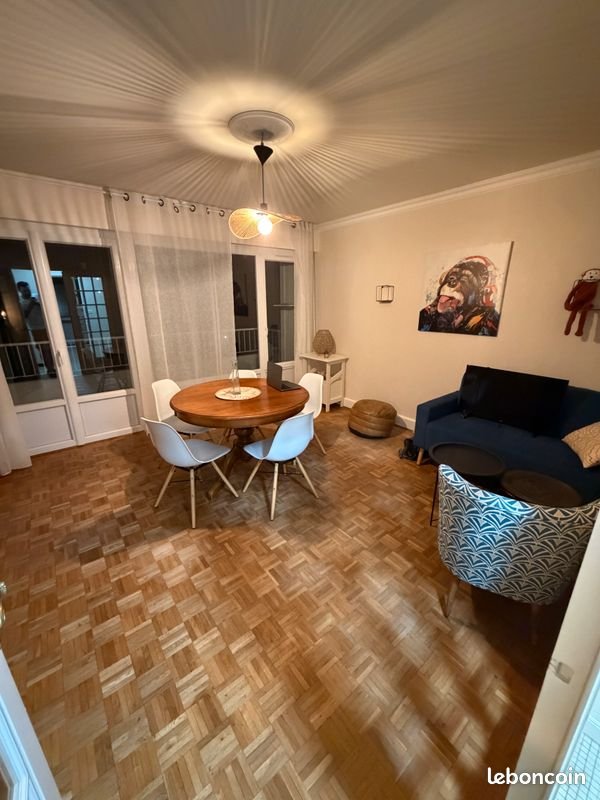 Chambre en colocation féminine — T4 meublé avec balcon — Angers