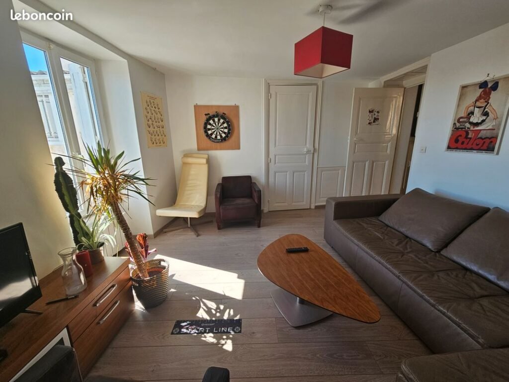 Maison meublée de 115 m² avec terrasse — 4 chambres — Poitiers