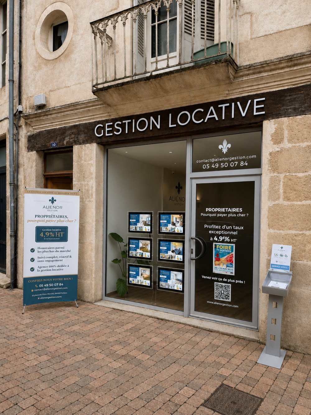 Façade de l'agence Aliénor Gestion, rue des Vieilles Boucheries à Poitiers