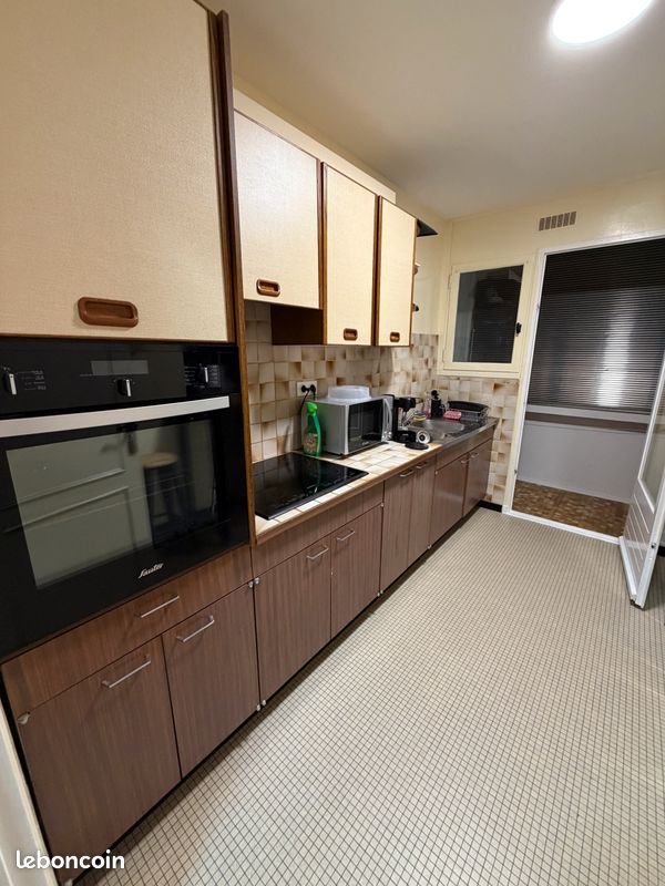 Chambre en colocation féminine — T4 meublé avec balcon — Angers