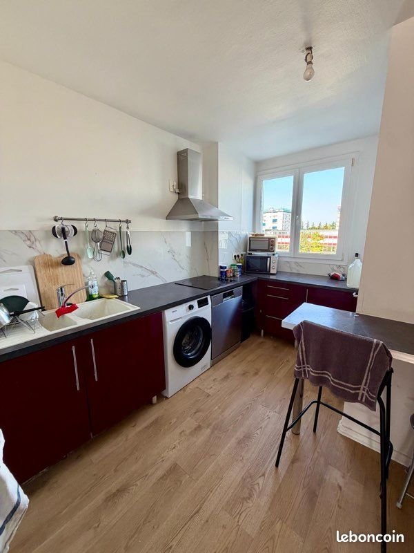 Chambre en colocation — T5 meublé de 82 m² avec balcon — Tours