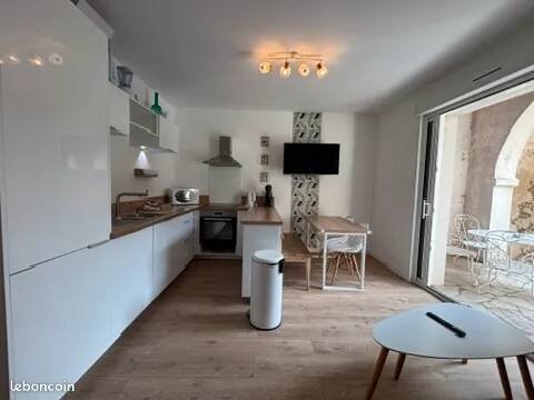 T3 meublé de 43 m² avec jardin, hyper-centre — Poitiers