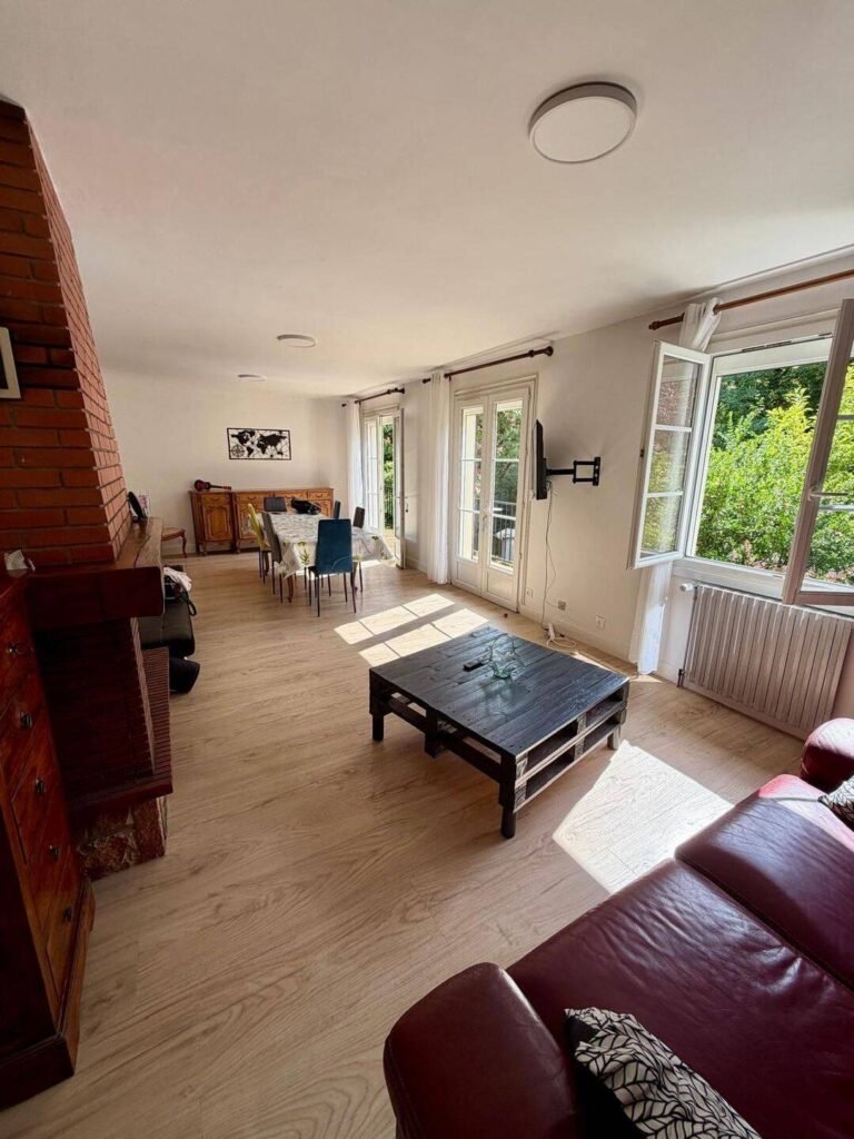 Chambre en colocation — maison de 135 m² avec jardin — Poitiers