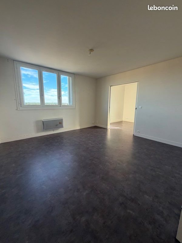 T3 non meublé de 74 m² avec vue dégagée — Châtellerault