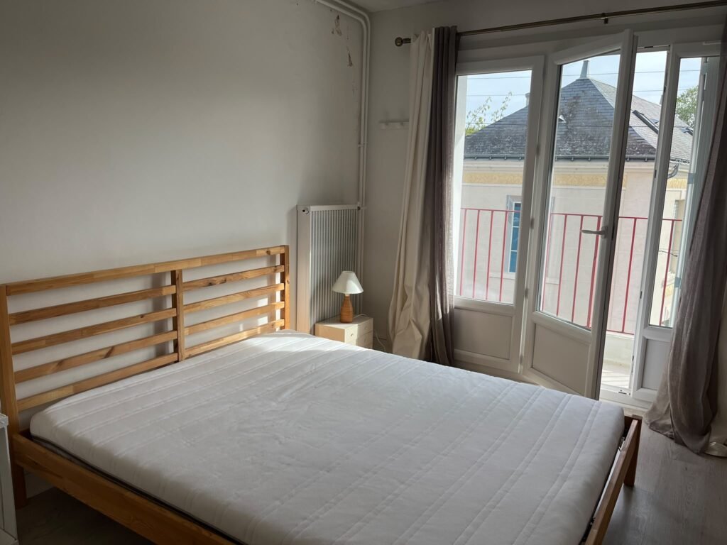 À louer, agréable appartement T3 avec balcon - Tours. — Tours