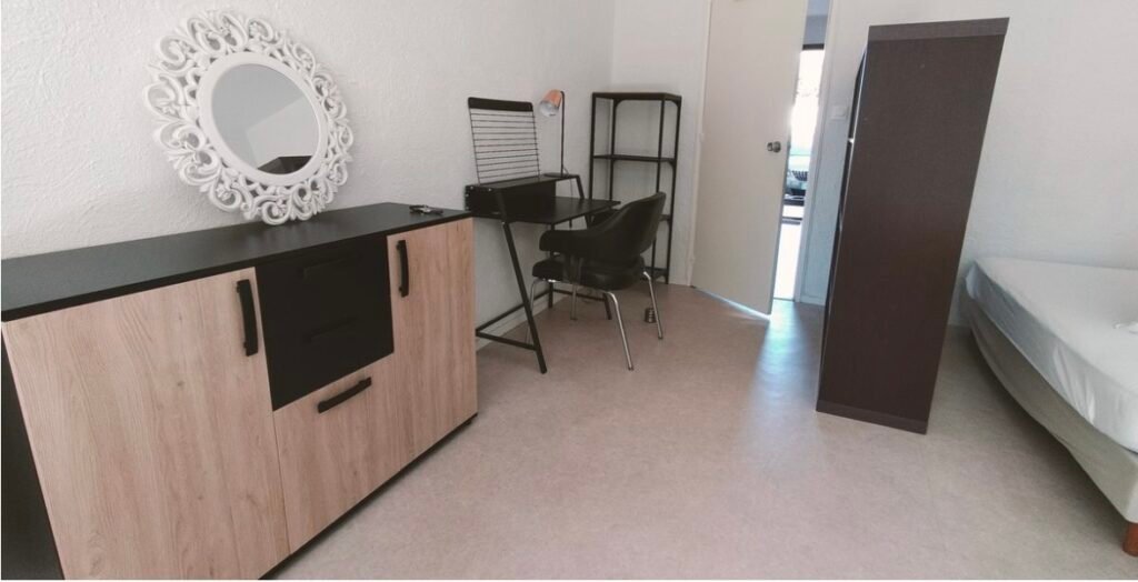 Studio avec terrasse et parking — rue de la Gibauderie — Poitiers