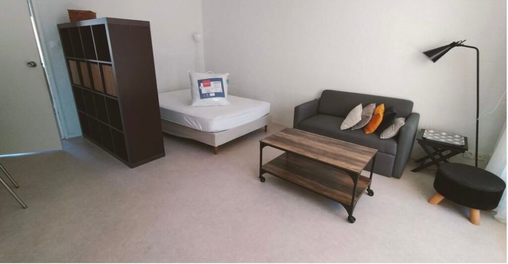 Studio avec terrasse et parking — rue de la Gibauderie — Poitiers