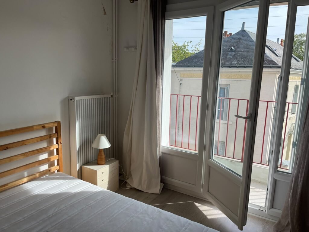 À louer, agréable appartement T3 avec balcon - Tours. — Tours