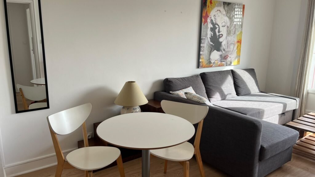 À louer, agréable appartement T3 avec balcon - Tours. — Tours