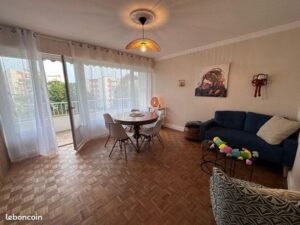 Chambre en colocation féminine — T4 meublé avec balcon — Angers — photo 1