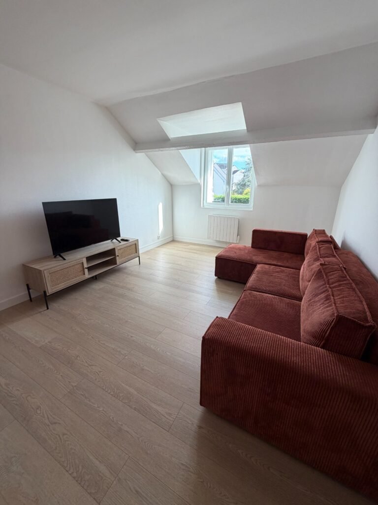 🔆 À louer, grande maison meublée - Joué-lès-Tours. — Joué-lès-Tours