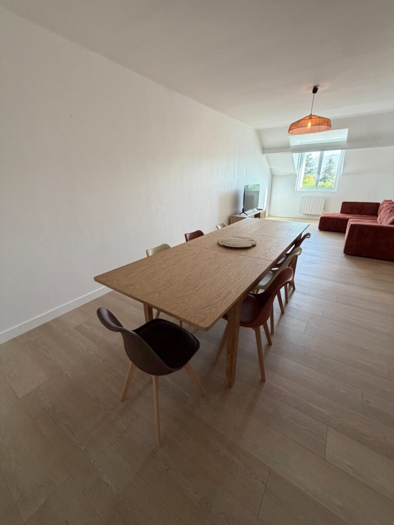 🔆 À louer, grande maison meublée - Joué-lès-Tours. — Joué-lès-Tours