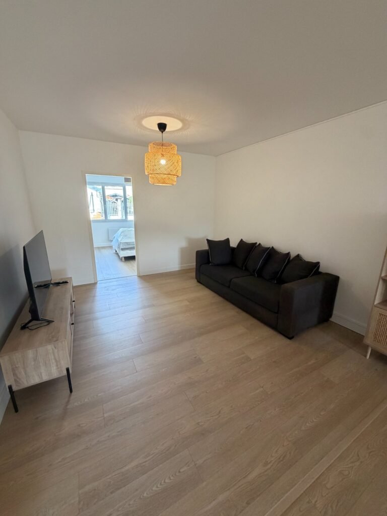 🔆 À louer, grande maison meublée - Joué-lès-Tours. — Joué-lès-Tours