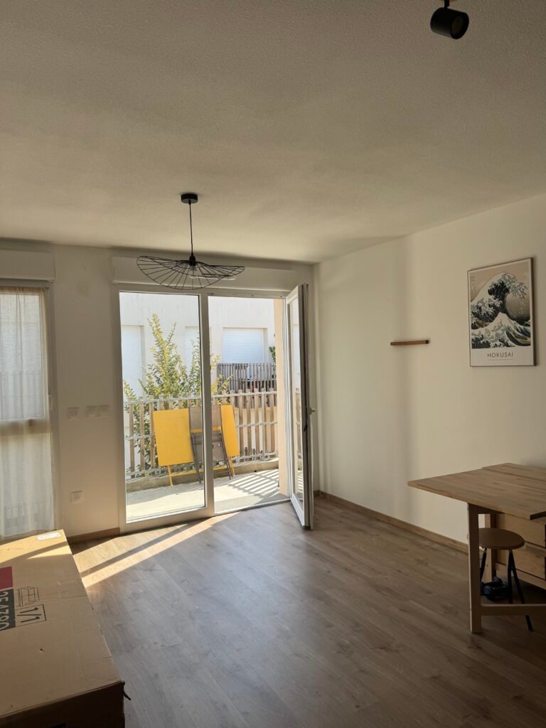 Magnifique T2 meublé récent 2023 – Poitiers — Poitiers