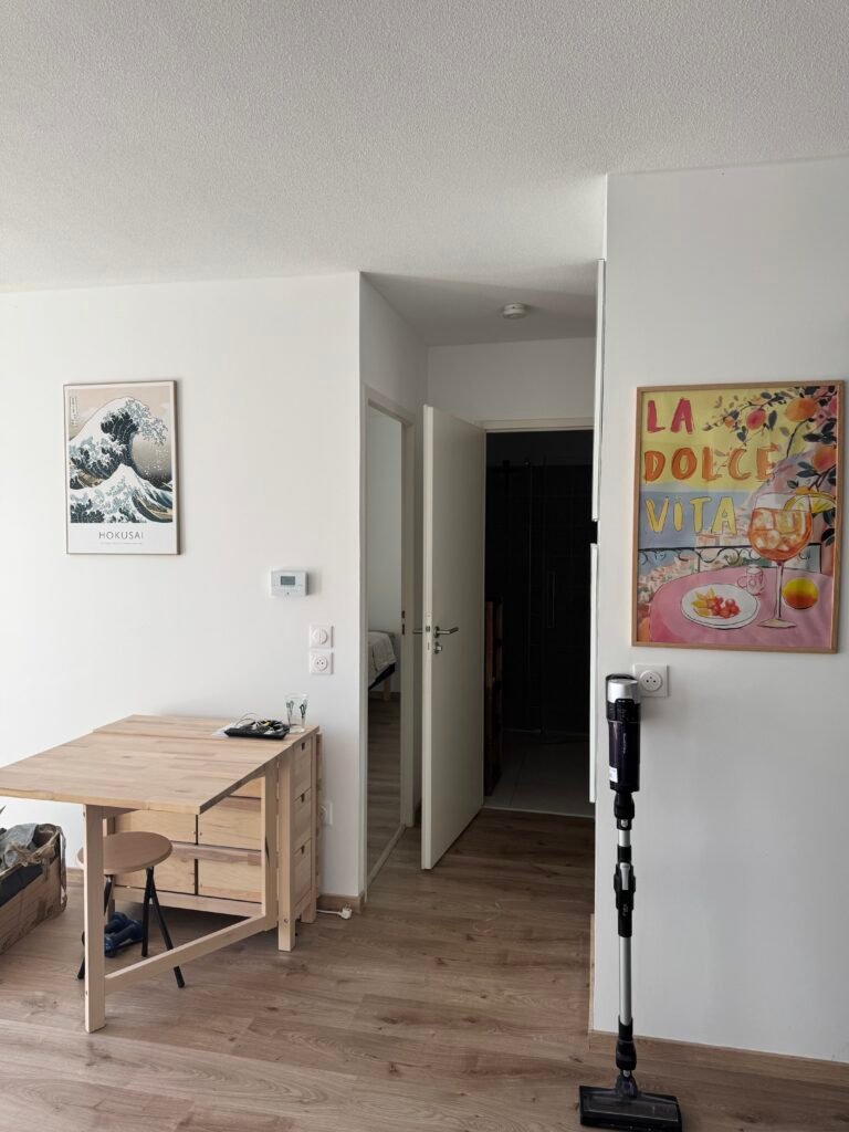 Magnifique T2 meublé récent 2023 – Poitiers — Poitiers