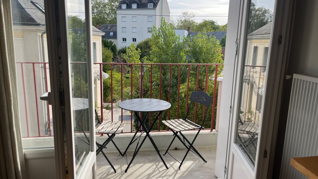 À louer, agréable appartement T3 avec balcon - Tours. — Tours