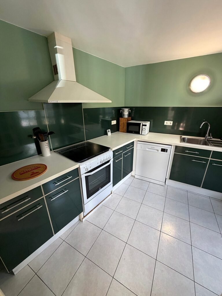 Maison T5 meublée de 106 m² avec garage, cellier et jardin — 3 chambres — Saumur
