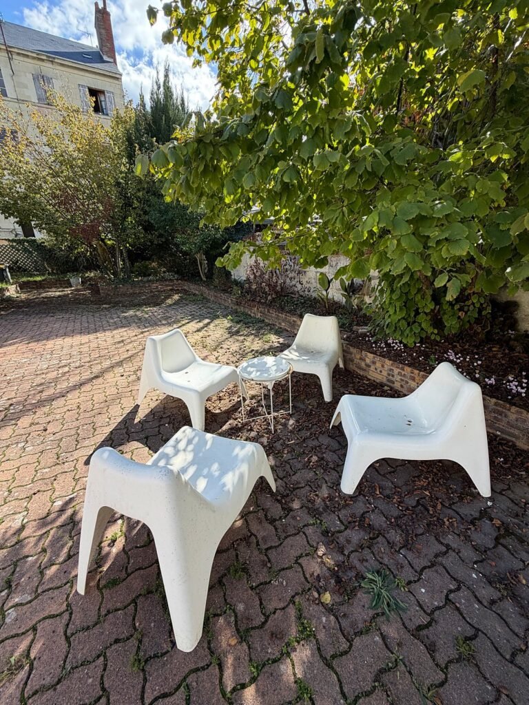 Maison T5 meublée de 106 m² avec garage, cellier et jardin — 3 chambres — Saumur