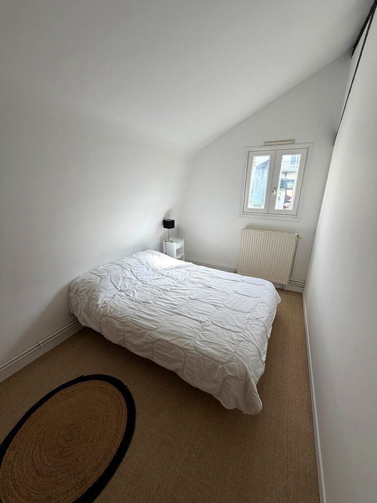 Maison T5 meublée de 106 m² avec garage, cellier et jardin — 3 chambres — Saumur
