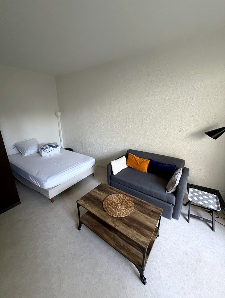 Studio avec terrasse et parking — rue de la Gibauderie — Poitiers