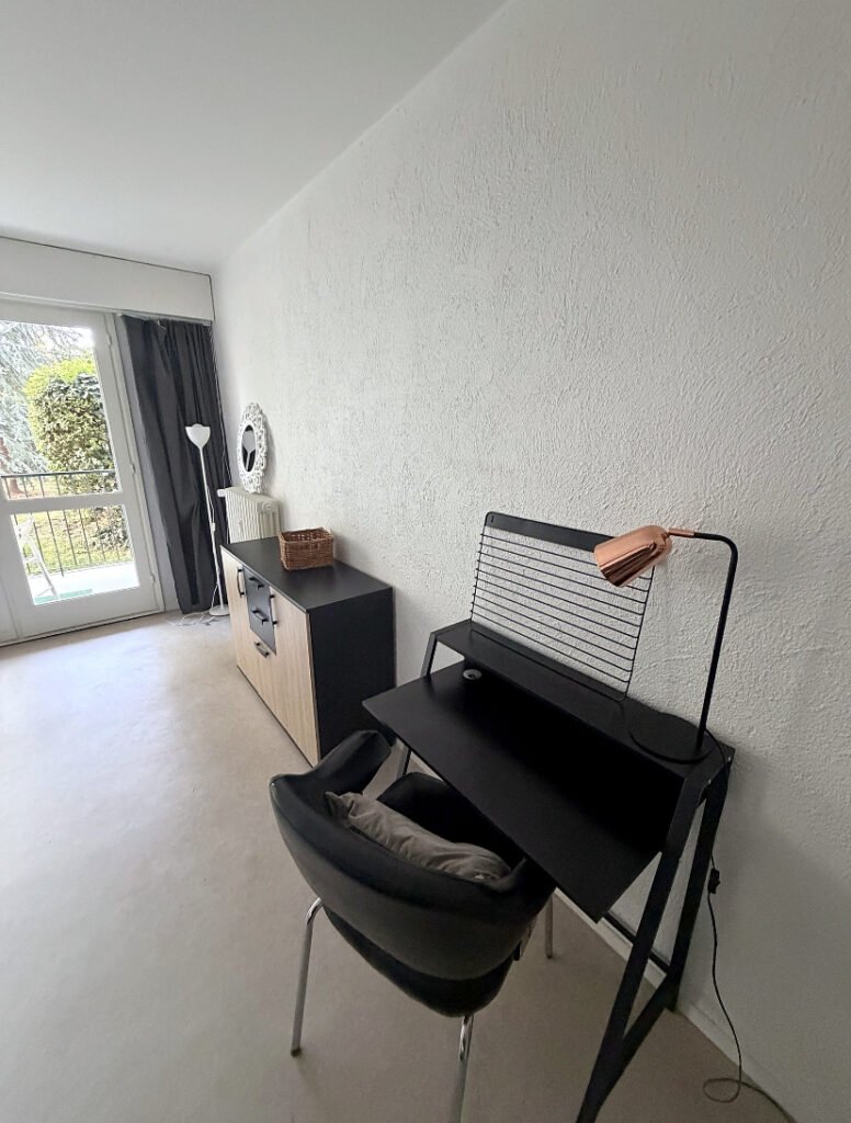 Studio avec terrasse et parking — rue de la Gibauderie — Poitiers