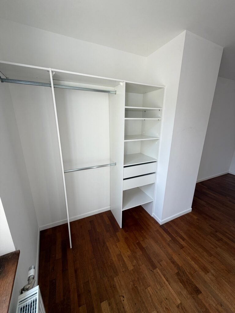 Maison de ville T3 rénovée de 66 m² avec garage et courette — Poitiers