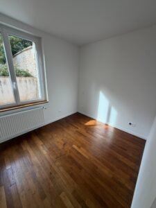 Maison de ville T3 rénovée de 66 m² avec garage et courette — Poitiers — photo 6