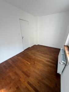 Maison de ville T3 rénovée de 66 m² avec garage et courette — Poitiers — photo 7