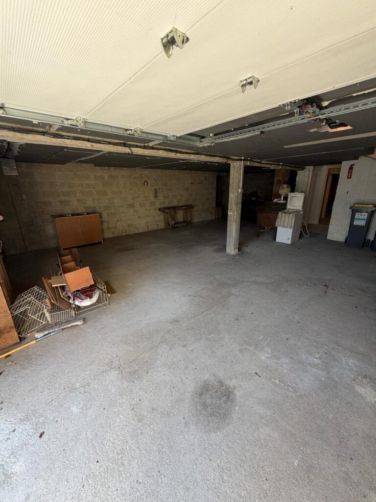 a louer, charmante maison avec garage — Poitiers