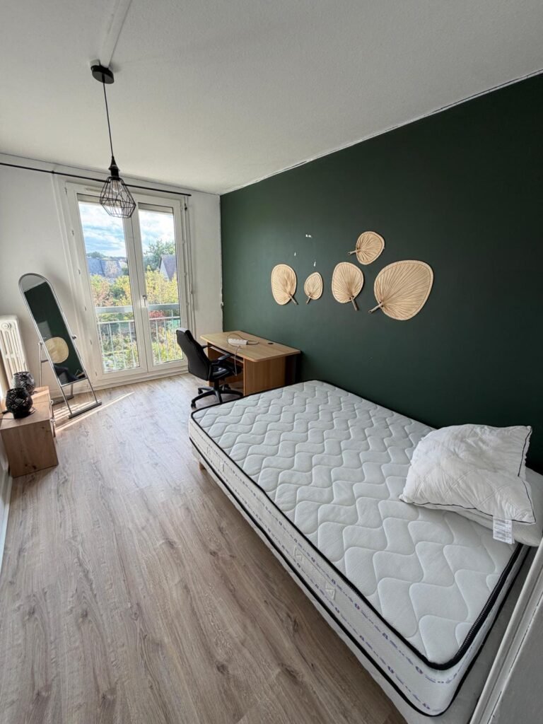Appartement meublé de 88 m² avec balcon – Joué-lès-Tours — Joué-lès-Tours