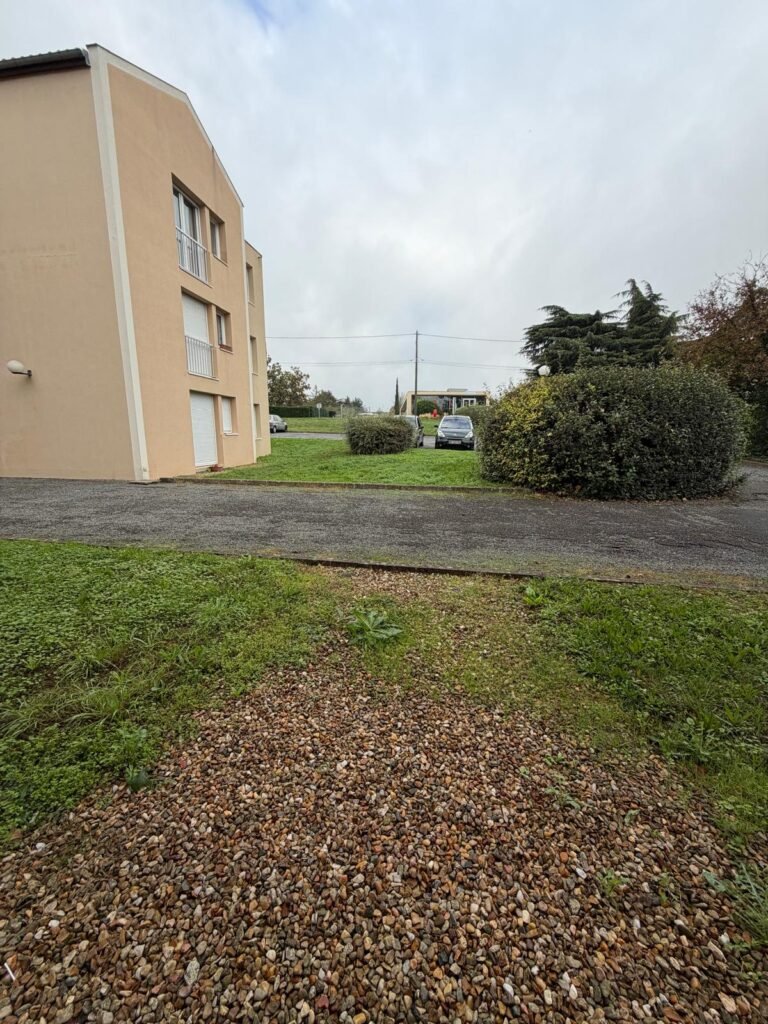 JOLI STUDIO MEUBLÉ — Poitiers