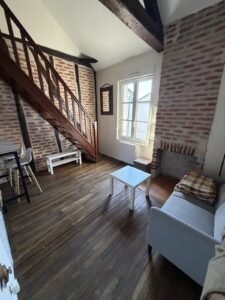 Studio meublé avec mezzanine et parking — quai de la Loire — Saint-Pierre-des-Corps — photo 1