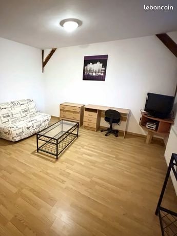 Studio meublé de 25 m² — gare / centre-ville, charges tout compris — Tours
