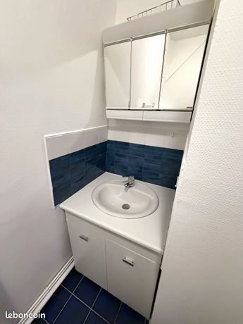 Studio meublé de 25 m² — gare / centre-ville, charges tout compris — Tours